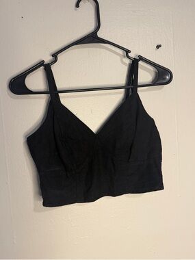 Universal Thread Black Cropped V-Neck Tank Top